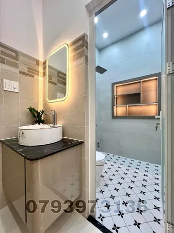 🏡🏡🏡 (Giảm 179 triệu) Bán nhà 1 trệt 1 lầu xây mới 100% hoàn công, full nội thất, tại đường số 5 khu tiểu dự án Nhi Đồng Cần Thơ thông ra mặt tiền bờ kè Tô Vĩnh Diện. 
💵 Giá mới 4 tỷ 2 (thương lượng trực tiếp chủ nhà) 
📞 Sđt (zalo) 0793973136 Phát để đượ