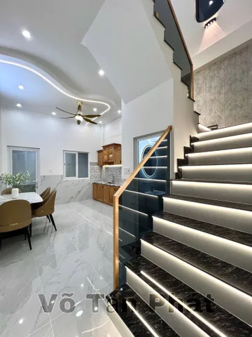 💰Giá mới 3 tỷ 890 triệu💰(Giá cũ 3 tỷ 990) Bán nhà 1 trệt 1 lầu xây mới 100% hoàn công, full nội thất, tại hẻm 388 Nguyễn Văn Cừ, Phường Tân An, Tp Cần Thơ. 
📞Sđt (zalo) 0793973136 Phát (thương lượng trực tiếp chủ nhà)
✅Diện tích: 4m x 17,5m Dtsd 138m2
