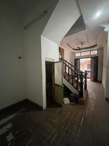 Cho Thuê Nhà 30M² 5 Tầng 6 Ngủ - Đường Hồng Hà - Phúc Xá - Ba Đình/ Ngõ Ô Tô Tránh/ Giá Thuê 18tr