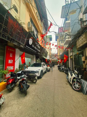 Bán nhà Đống Đa, 48,8m, OTO đỗ cửa, gần phố, dân xây chắc chắn, chỉ hơn 300tr/m