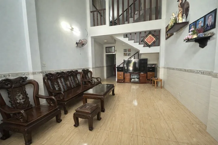 Bán Gấp Nhà 4 Tầng Diện Tích 110m2 Mặt Tiền Kinh Doanh  Hiệp Thành 35 P Hiệp Thành Quận 12