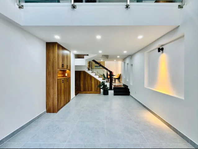 Nhà hẻm xe hơi rộng 5m Phạm Văn Chiêu 2 lầu, sân thượng xe hơi ngủ trong nhà.