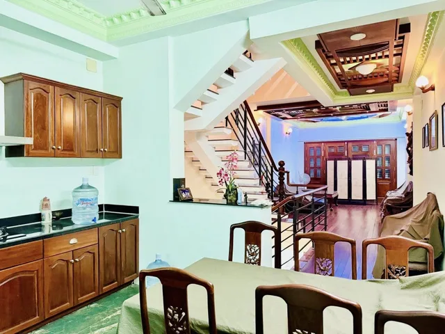 NHÀ 4 TẦNG GIÁP ĐẦM SEN  ĐƯỜNG 8M THÔNG  75M  CÓ SẴN Ô THANG MÁY CHỈ 9.X