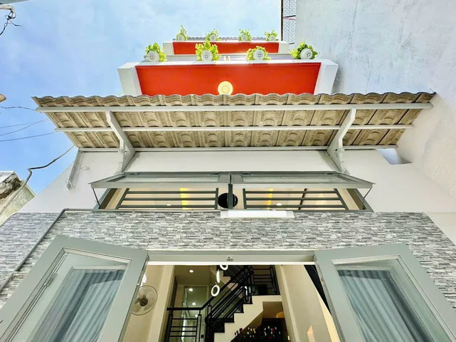 Căn 5 phòng ngủ 35,8m2 giá 2 tỷ 050 triệu đường Lãnh Binh Thăng, phường 12, quận 11.