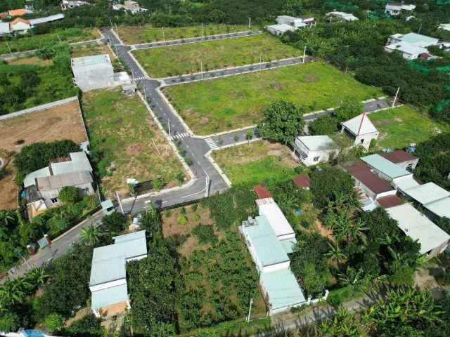 Bán nhanh lô đất 165m2 góc 2 MT 2 tỷ 390 ngay KDL Bửu Long