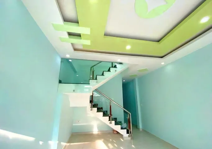 BÁN NHÀ ĐẸP SÁT BÌN.H THÀNH - ĐƯỜNG XE TẢI - 5PN - ( 4X27M )
