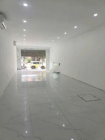 Cho Thuê Nhà Mặt Phố Cầu Giấy 111M² Tầng 1 Thông Sàn/ Các Tầng Trên 6 Phòng/ Giá Thuê 70tr