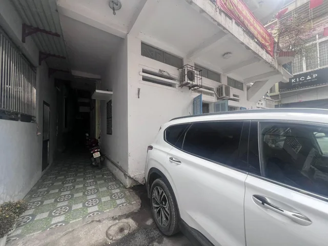 Cho thuê nhà ngõ 575 Kim Mã-(1070 La Thành) Dt 40mx5t-15tr/1 tháng- full đồ