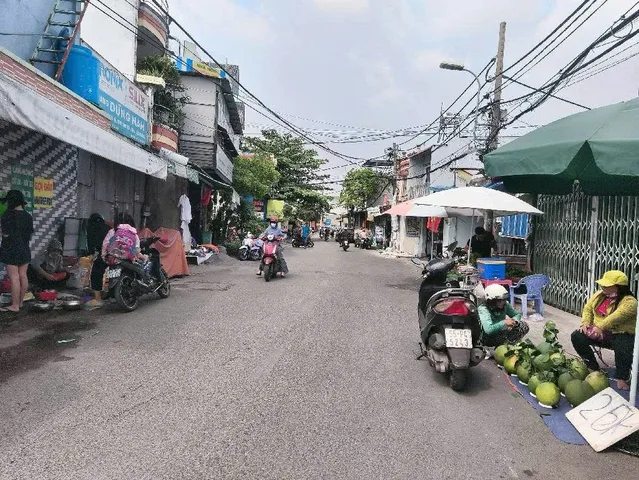 4 Tỷ Nhỉnh - BÌNH TÂN - Mặt Tiền Đường - Đường 8M - Nhà Mới - Sát Chợ