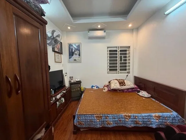 Bán nhà Hoàng Hoa Thám Ngọc Hà Hà Nội hai mặt thoáng khung cột bê tông chắc chắn