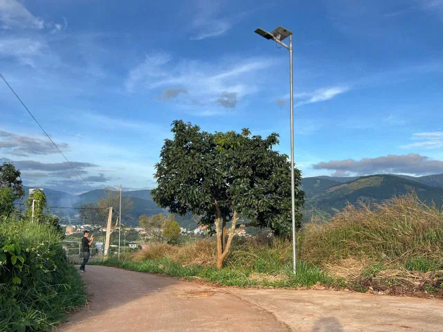 View Đỉnh Chóp Chỉ 2km tới địa phận Đà Lạt. GIá 3.5 triệu/m2. DT Hơn 500m2. Ngang 12m mặt tiền