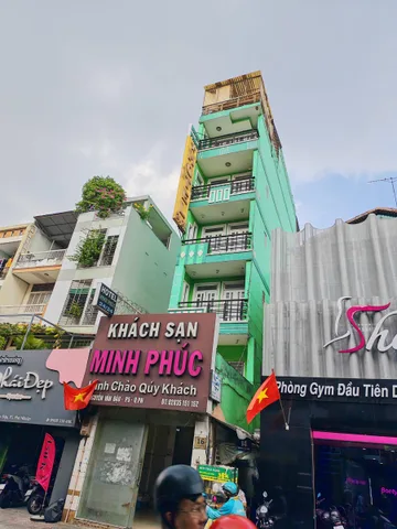Bán nhà - chính chủ
Số 16 Nguyễn Văn Đậu, P.5, q. Phú Nhuận (P. Đức Nhuận), TPHCM
2 mặt tiền trước sau, hẻm sau 3m.
Diện tích đất: 68,3 m2 công nhận đủ - 3,55x19.25m
Diện tích sàn: 327,59m2 - 5 tầng + lửng + buồng cầu thang.
Hiện trạng nhà trống bàn 
