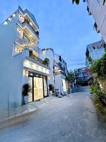 Cô chú cần vốn nên để giá mềm bán căn nhà tại Đường 3 tháng 2, Phường 8, Quận 10, DT 80m2 (5x16m), giá 4 tỷ 200, thuê: 26 triệu/tháng, SHR chính chủ - hoàn công đủ.