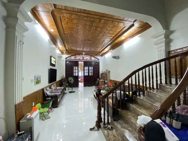 Cho thuê nhà ở Hồng Bàng - Hải Phòng phù hợp làm văn phòng cty - dạy học