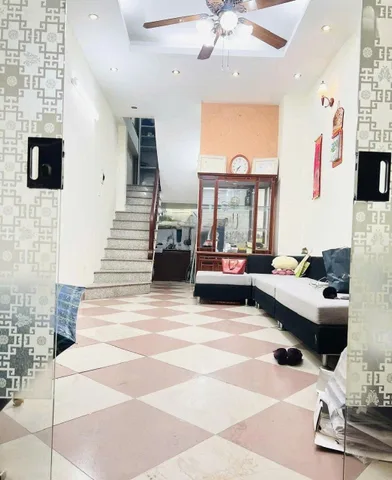 Cho Thuê Nhà Kim Mã 35M² 5 Tầng 3 Ngủ - Ở, Kinh Doanh - Full Nội Thất - Giá Thuê 13,5tr
