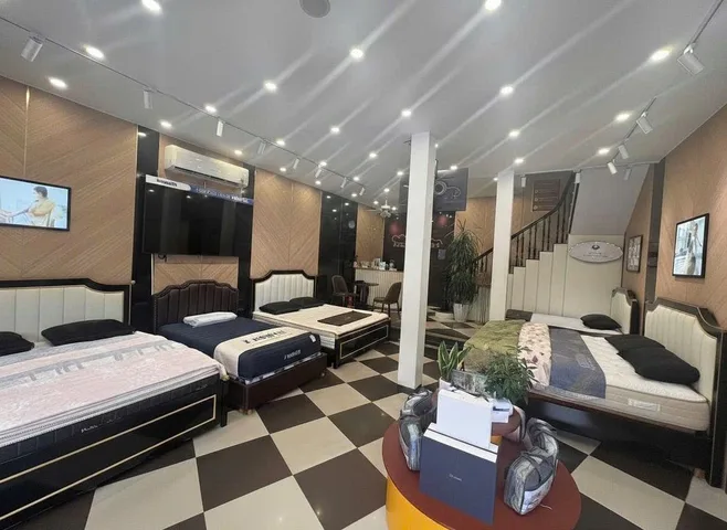 CHO THUÊ NHÀ MẶT PHỐ  NGUYỄN CHÍ THANH – ĐỐNG ĐA – HÀ NỘI -DT 70Mx4T-MT 7M