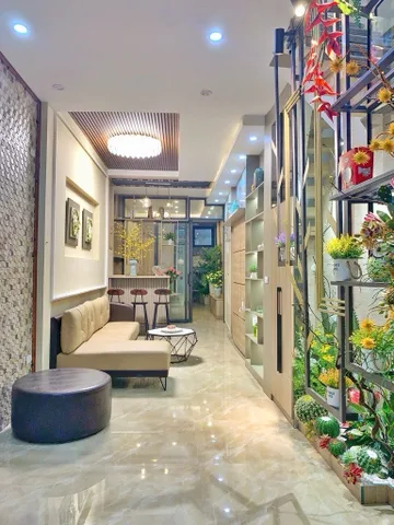 BÁN NHÀ NGUYỄN VĂN CỪ - FULL NỘI THẤT - THOÁNG TRƯỚC SAU - Ô TÔ 7 CHỖ VÀO NHÀ.