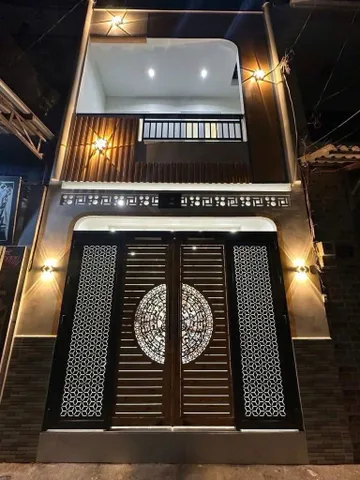 Cần tiền nên bán gấp nhà full nội thất, mới xây giá từ 3,3 tỷ còn 2,95 tỷ. Ở Hoàng Hoa Thám phường 6 Quận Bình Thạnh diện tích 49m2 nằm ngay trung tâm quận Bình Thạnh