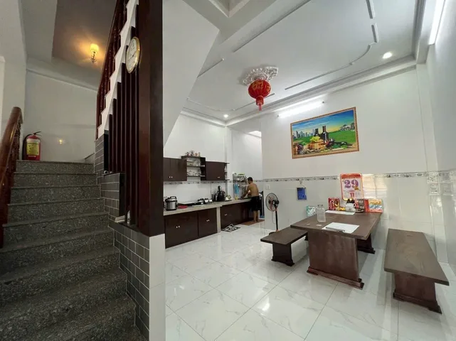 Bán nhà Phú Tân xây dựng hiện đại. Giá chỉ 3ty550