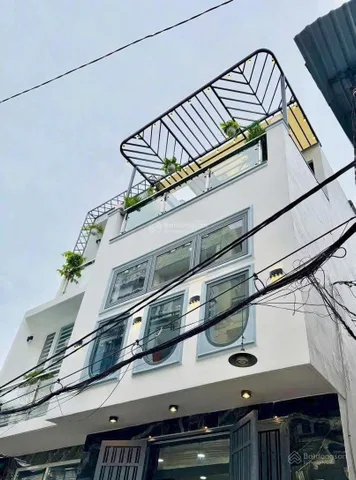 Khu bờ kè sầm uất, đường Hoàng Việt, P. 4, Q. Tân Bình, DT 63m2,2 tỷ 150tr sổ hồng riêng