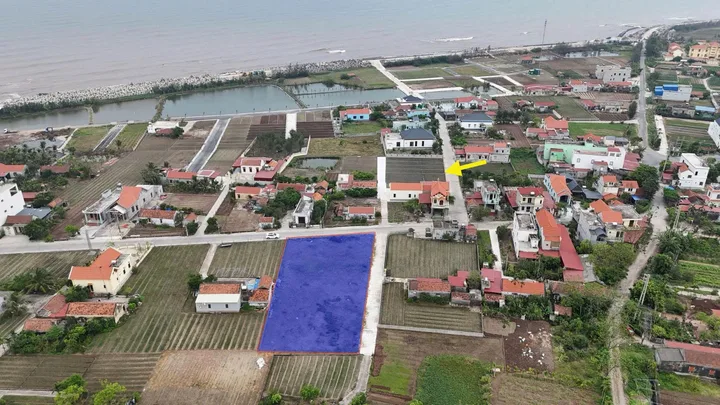 Chính chủ bán nhanh lô đất 2 mặt tiền trục chính ra biển 100m