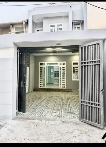 Cho thuê nhà TL 19, Thạnh Lộc, Q12 ( gần cầu vượt ngã tư ga, chợ cầu đồng ) 
💰: 13tr / tháng
📍Diện tích 5.5m x 20m . Tổng 110m2 
📍Gồm 1 trệt 1 lầu ( 4p ngủ + 2 toilet + 1 sân 6m ) 
📍Tiện ích : Ngay chợ , trường học , khu ăn uống xầm uất . Đường trước 