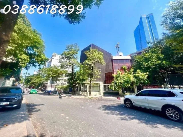 BÁN TÒA APARTMENT ĐẸP NHẤT PHỐ LINH LANG 85 M x 9T, MT 5,4M - PCCC ĐẦY ĐỦ - GARA 2 Ô TÔ - NỘI THẤT CAO CẤP