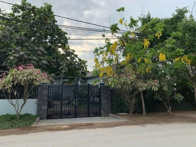 Bán biệt thự vườn mặt tiền đường kinh doanh buôn bán xã Vĩnh Lộc huyện Bình Chánh TPHCM, DT: 20x80m.