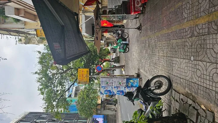 Bán nhà Gấp 2Mt Nguyễn Đình Chiểu quận 3