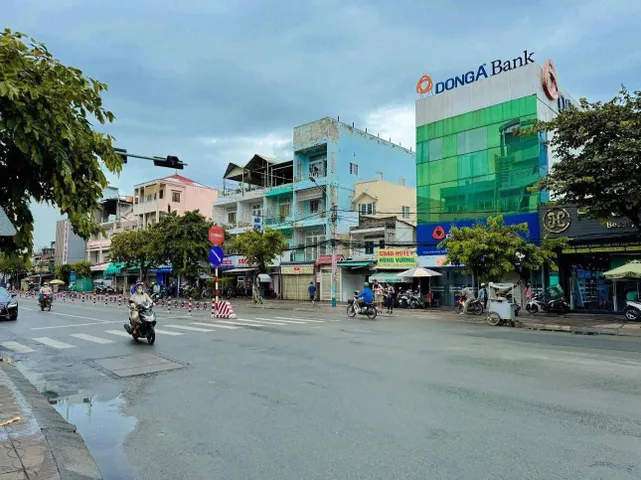 🎯 NHÀ MẶT TIỀN ĐƯỜNG HÙNG VƯƠNG – VỊ TRÍ ĐẮC ĐỊA TRUNG TÂM CẦN THƠ
💥 GIÁ CHỈ 21,5 TỶ 
📌 Tọa lạc ngay mặt tiền đường Hùng Vương – một trong những tuyến đường trọng điểm và sầm uất bậc nhất trung tâm Cần Thơ, nơi tập trung nhiều ngân hàng, showroom, spa, 