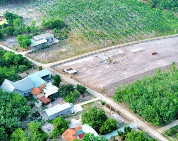Bán đất 8771.5m² có sẵn 100m² thổ cư ngang 5m giá 500 triệu tại Đường số 4 Xã Tân Khai
