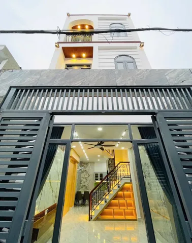 Hiếm! Nhà Quận 10 giá 1,95 tỷ DT 39m² đường Hoà Hưng, P13, Quận 10, hẻm xe hơi 4,5m cách chợ 400m