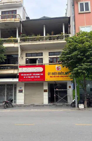 SANG NHƯỢNG CỬA HÀNG MẶT TIỀN ĐẸP – TRUNG TÂM BẮC GIANG