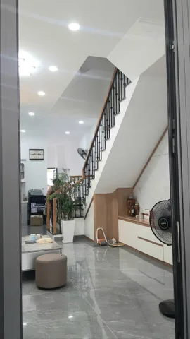 NHÀ ĐẸP 3 TẦNG CẠNH SÔNG QUÁN TRƯỜNG NGAY KĐT HÀ QUANG 2 NHA TRANG