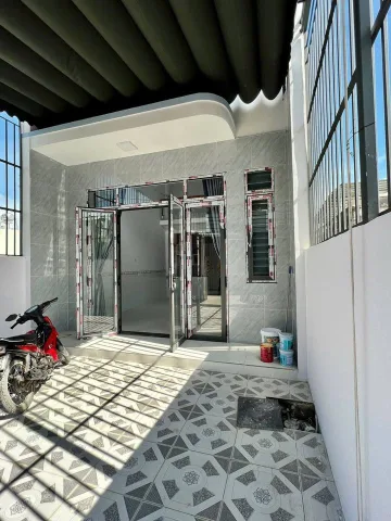 HẠ GIÁ 100 TRIỆU BÁN GẤP CĂN NHÀ KHU VỰC TÂN UYÊN -UYÊN HƯNG ĐỂ GIA ĐÌNH VỀ QUÊ