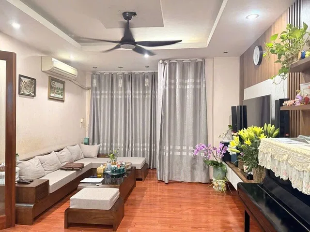 Nguyễn Khánh Toàn Bán gấp nhà phân lô"vị trí kim cương",ngõ rộng thênh thang,giá cực sốc