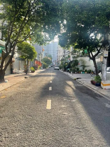 NHÀ MẶT TIỀN KINH DOANH 

💰 Giá mới: 12,2 tỷ
📐 DT: 4.2 × 21m – 88m²

🏢 Kết cấu: 3 tầng – 3PN – 2WC
🚗 Đường 12m – khu kinh doanh sầm uất
📍 Vị trí đẹp – gần Quận 5

📄 Sổ vuông – hoàn công đủ

📲 Inbox Ái Vân xem nhà nhanh