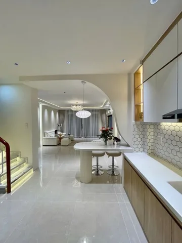 BÁN NHÀ LÔ GÓC 2 MẶT HẺM – LẠC LONG QUÂN