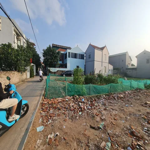 Rẻ nhì Gia Lâm, Kim Sơn cũ nay Thuận An. 45m2, đường 2,5m chỉ 2 tỷ x. Lh 0989894845