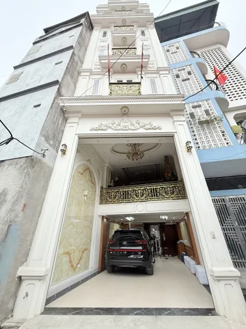 NHÀ ĐẸP LUXURY - 7 TẦNG THANG MÁY - Ô TÔ NẰM TRONG NHÀ - FULL TIỆN ÍCH, ĐỦ CÔNG NĂNG