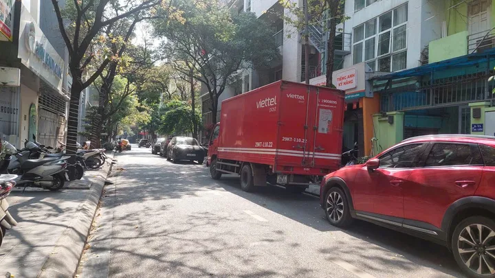 BÁN NHÀ LIỀN KỀ PHỐ NGUYỄN THỊ THẬP. 85M2 - 5 TẦNG. GARA Ô TÔ.