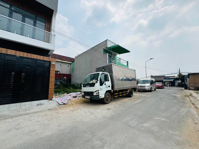 🏠 [BÁN NHÀ] NGÔ CHÍ QUỐC - TAM BÌNH (6 TỶ)
3 TẦNG BTCT – ĐƯỜNG 8M Ô TÔ TRÁNH – TẶNG NỘI THẤT GỖ 1 TỶ