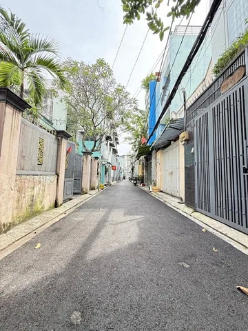 TRƯỜNG CHINH NGAY BA VÂN - HẼM NHỰA XE HƠI THÔNG - 56M2 VUÔNG A4 - NHÀ 3 TẦNG ĐẸP  Ở NGAY - 8.6 TỶ TL