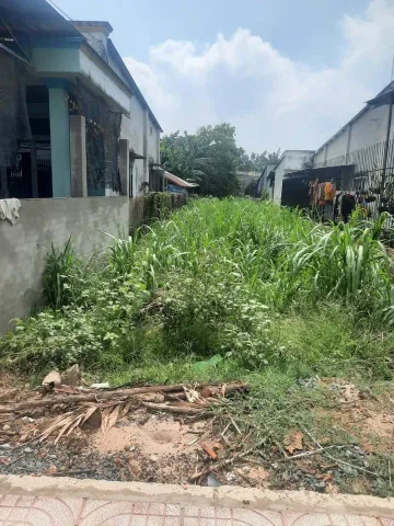 GẤP! CẦN BÁN LÔ ĐẤT DT: 100m2, GẦN TRUNG TÂM TT.CỦ CHI. Đ.NGUYỄN VĂN KHẠ, CỦ CHI. GIÁ 630TRIỆU, SHR