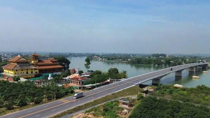 ĐẤT MẶT TIỀN KINH DOANH MẶT ĐƯỜNG LỘ LỚN NGAY KẾ BÊN BIÊN HOÀ