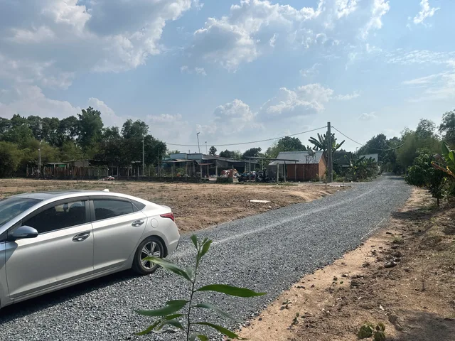 Lô Gốc 2 Mặt Tiên . Đường 1xet BASA Nguyễn thị nhia . DT:140m2 Giá 1ty8