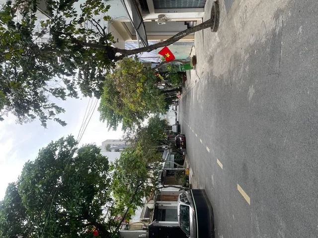 Bán nhà gấp 4 Tầng MT Lê Cao lãng Tân Phú
