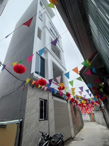 Chỉ hơn 4 tỷ có nhà 5 tầng mới tinh khu phân lô, oto vào nhà đối điện trường chuyên THPT Hoài Đức A