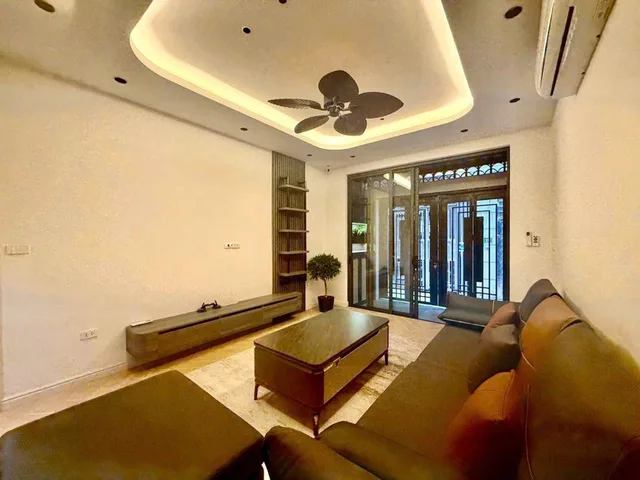Siêu Phẩm Cầu Giấy 45m2, Lô Góc 3 Mặt Thoáng, 11.x Tỷ, Ngay Gần Công Viên.