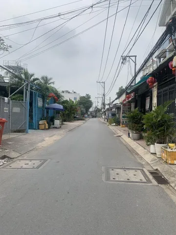 Kho 250m có Điện 3 Pha ĐƯờng Xe Tải ra MT Quốc Lộ 13 chỉ 60m, Cho thuê 18 triệu